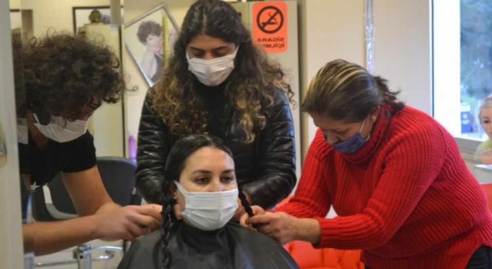 Muğla Fethiye'de bebeği için saçlarını bağışladı