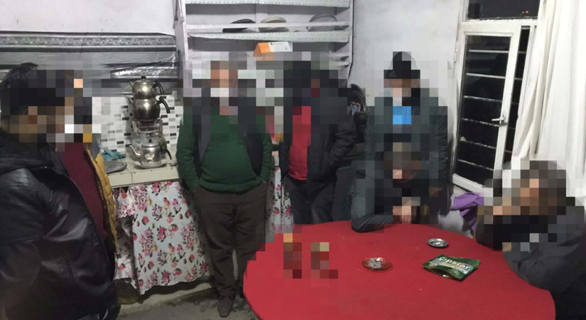 Evde kumar oynayan 31 kişiye 106 bin 516 lira ceza