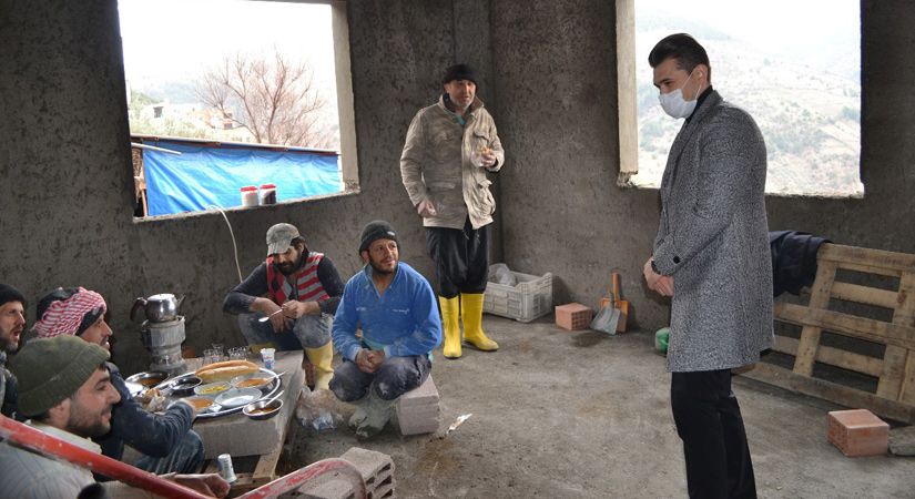 Kaymakam Kazar, Köylerde incelemelerde bulundu