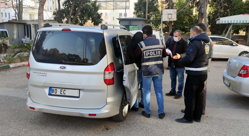 Sosyal medya dolandırıcıları Osmaniye'de yakalandı
