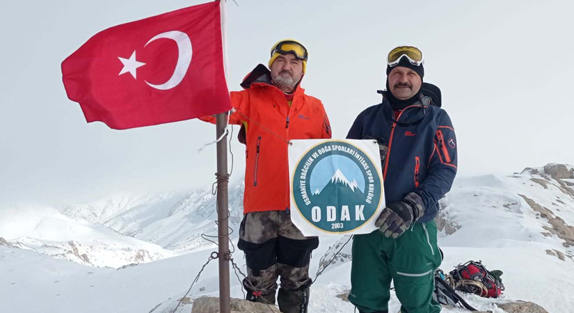 Sağlık şehitleri anısına zirve tırmanışı