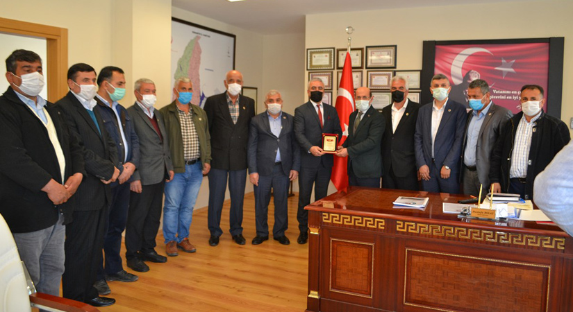 Genel Sekreter Bolat’a Muhtarlardan ziyaret