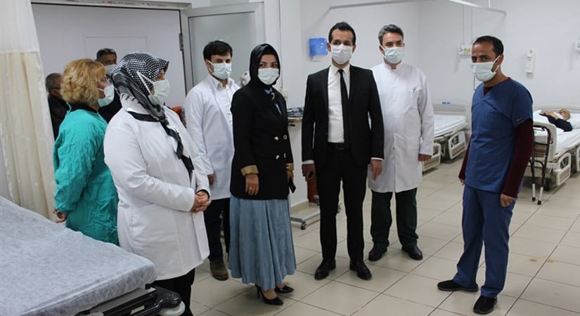 Kaymakam Almalı, sağlık çalışanlarını ziyaret etti