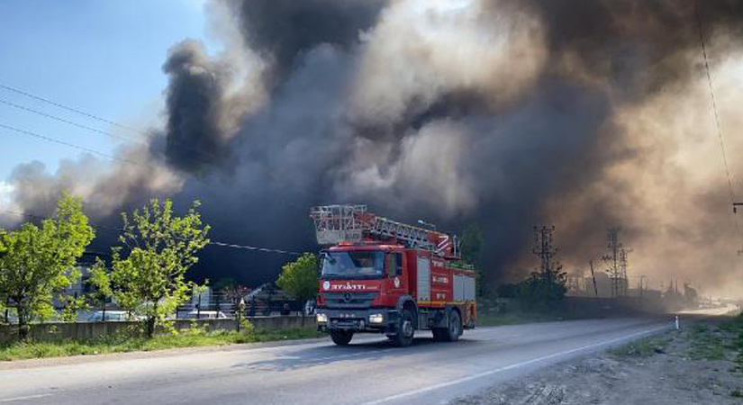 Fabrika yangını kontrol altına alındı