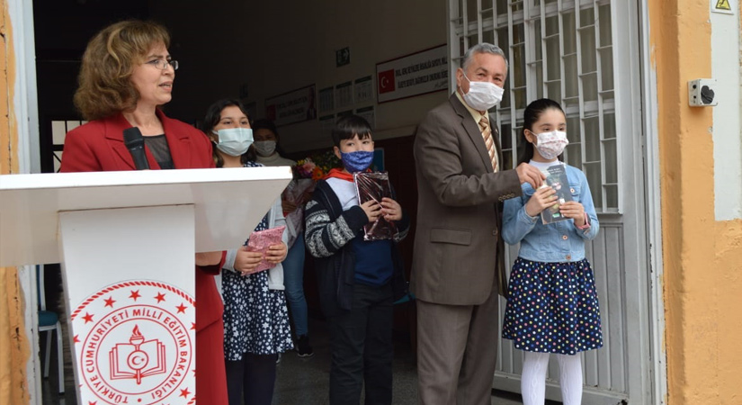 Geleceğin Şair ve Yazarları ödüllendirildi