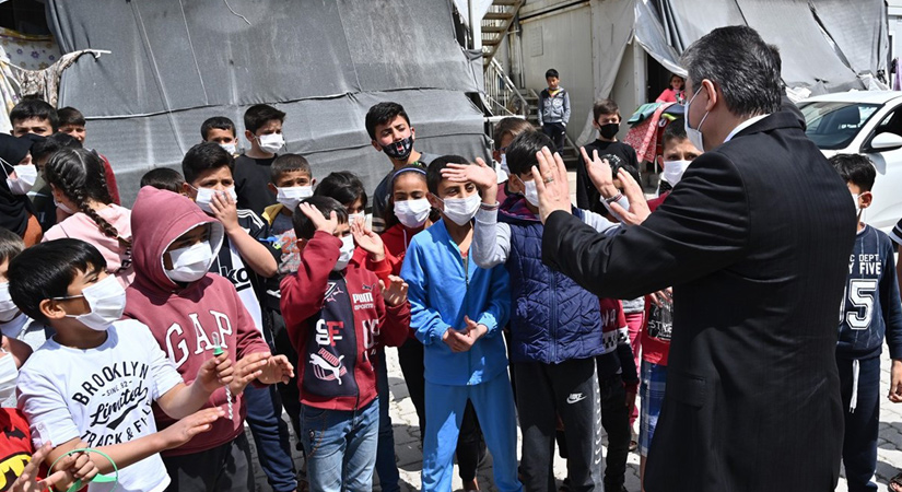 Vali Yılmaz, barınma merkezinde incelemede bulundu