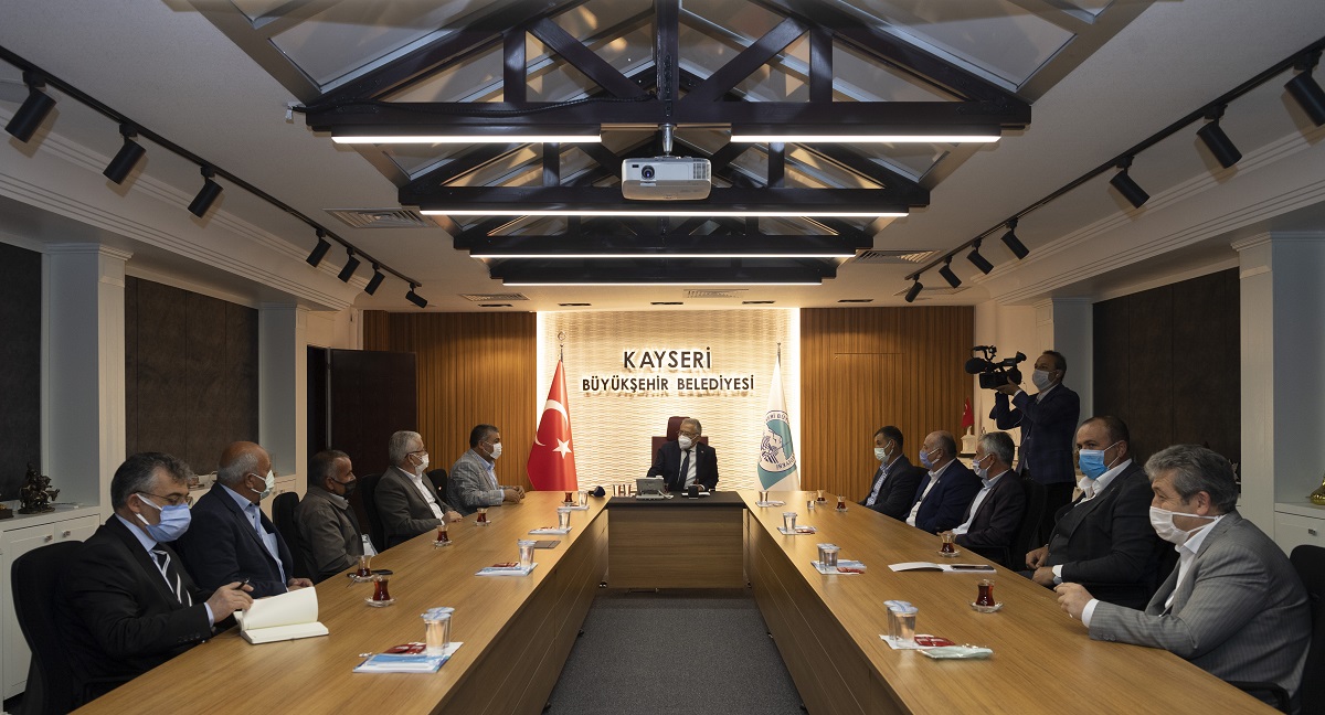 Memduh Büyükkılıç’tan çiftçilere mesaj