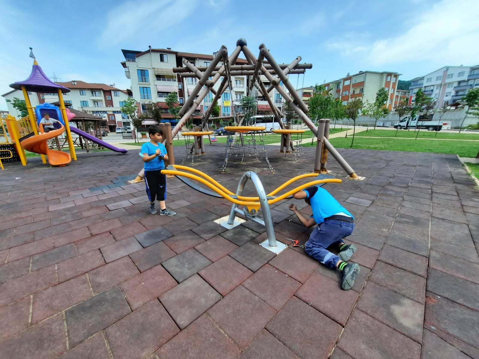 Kocaeli’de çocuk oyun gruplarının bakımları yapılıyor