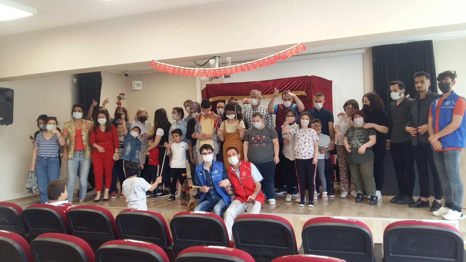 Gemlik’te Hacivat-Karagöz’le özel tanışma