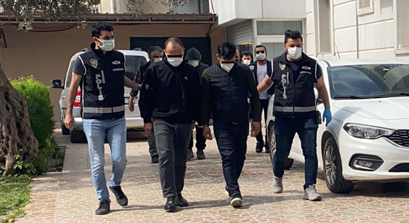 Suriyeliler sahte dolarla yakalandı