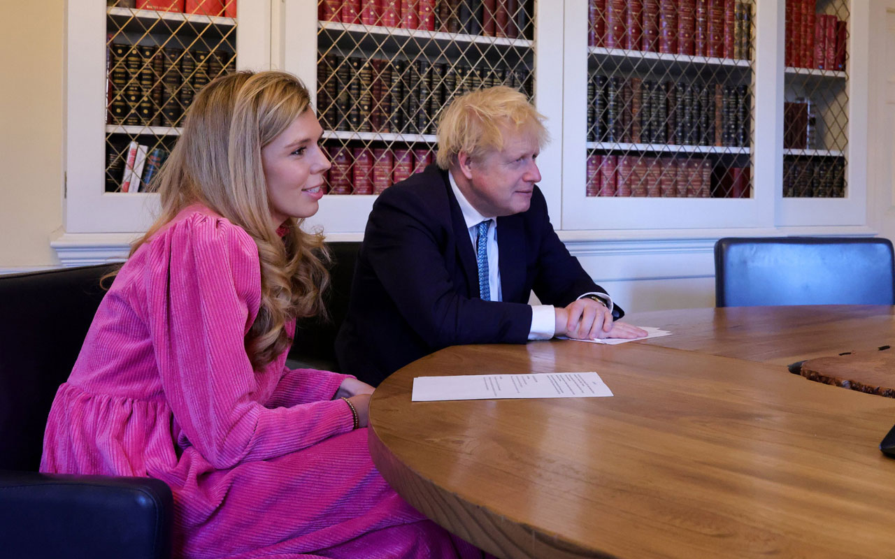 İngiltere Başbakanı Johnson gizli törenle evlendi