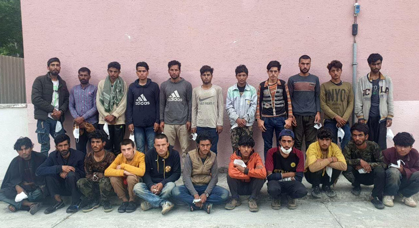 Afganistan ve Pakistan uyruklu 42 kaçak yakalandı