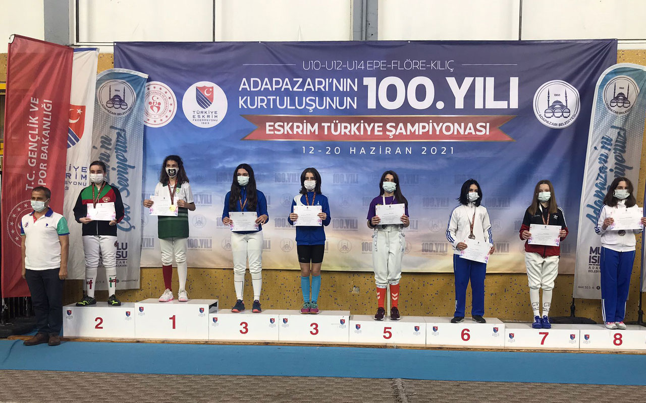 Eskrimde Manisa’nın çifte mutluluğu