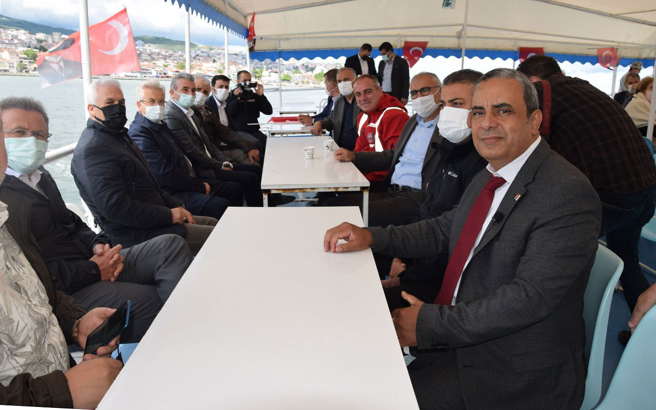 Bursa’da CHP’li başkanlar müsilaj için denize açıldı