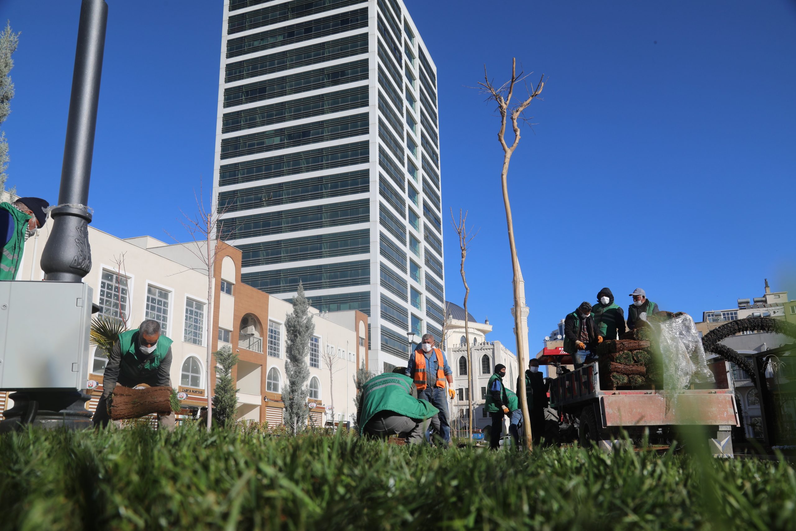 Şanlıurfa'nın 'Yeşil Koridor'unda' peyzaj çalışmaları