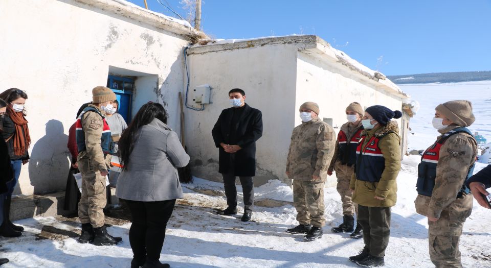 Ardahan Damal'da çocuklara eğitim desteği