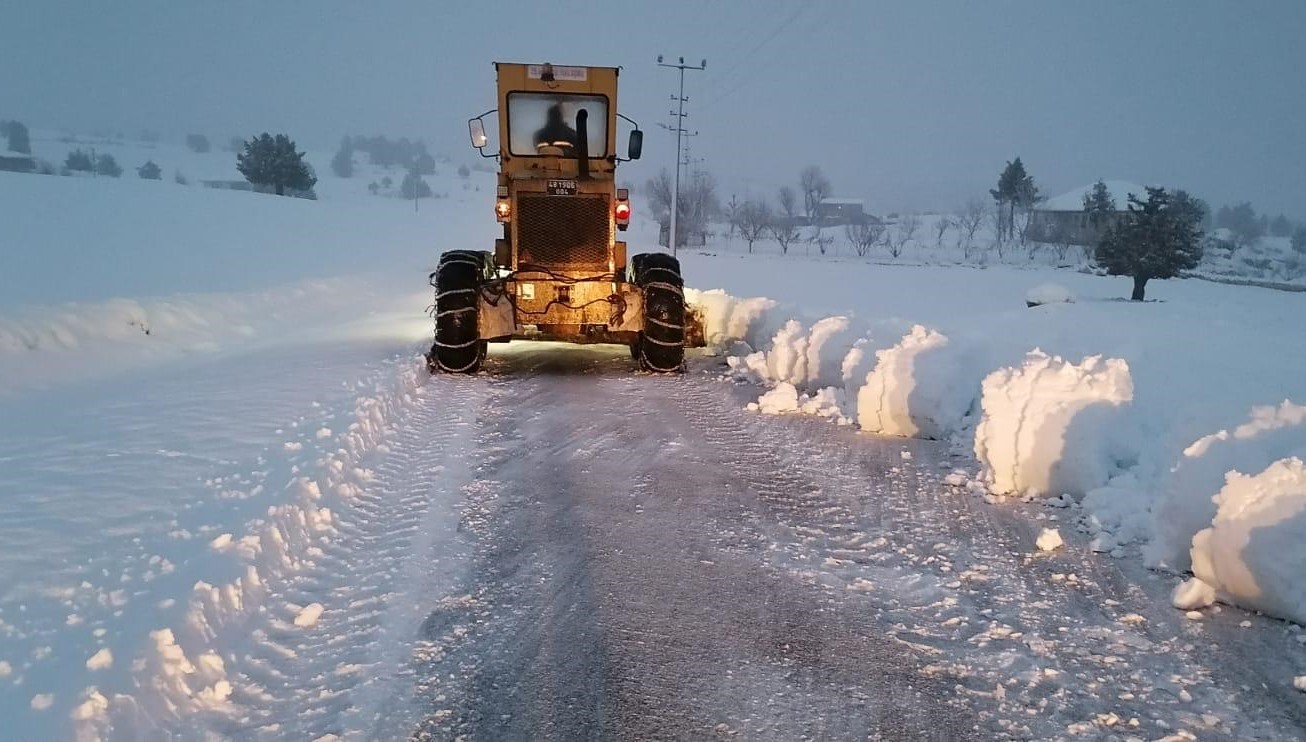 Muğla'da kar mesaisi