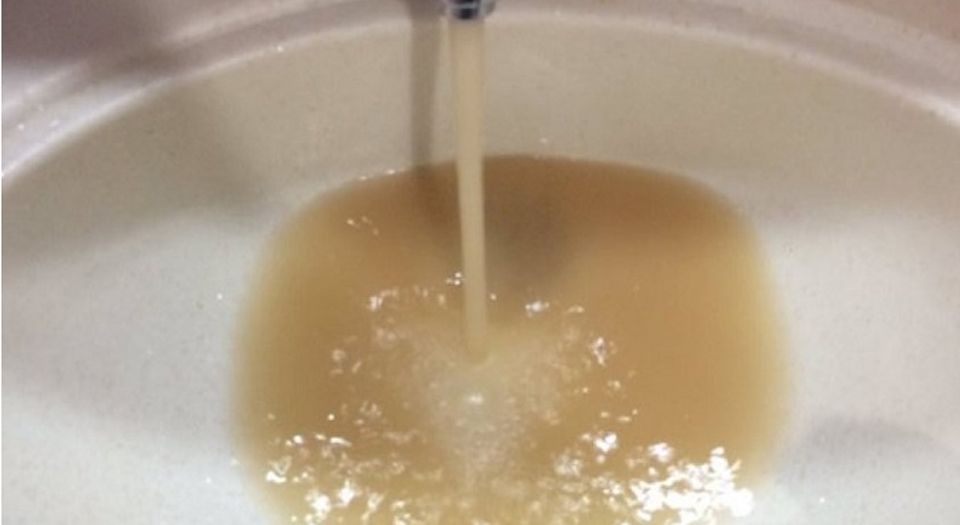 Bursa Nilüfer'de musluklardan çamurlu su akıyor