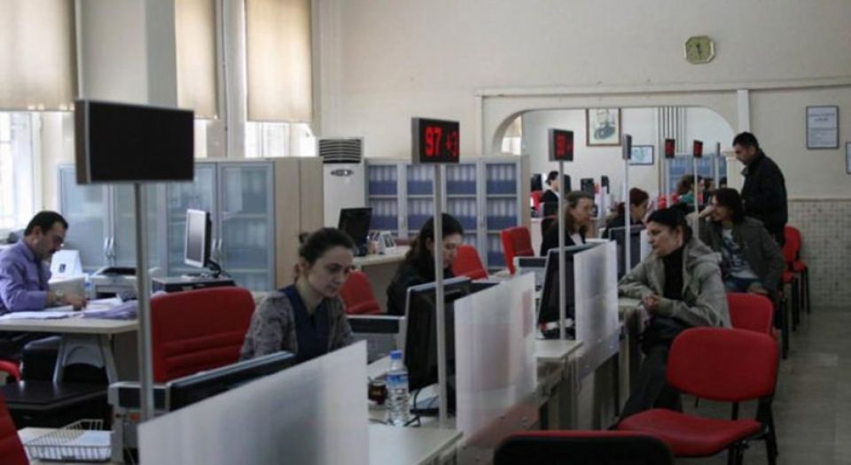 Vergi dairesi ve okullarda kısıtlama saatleri uzatıldı