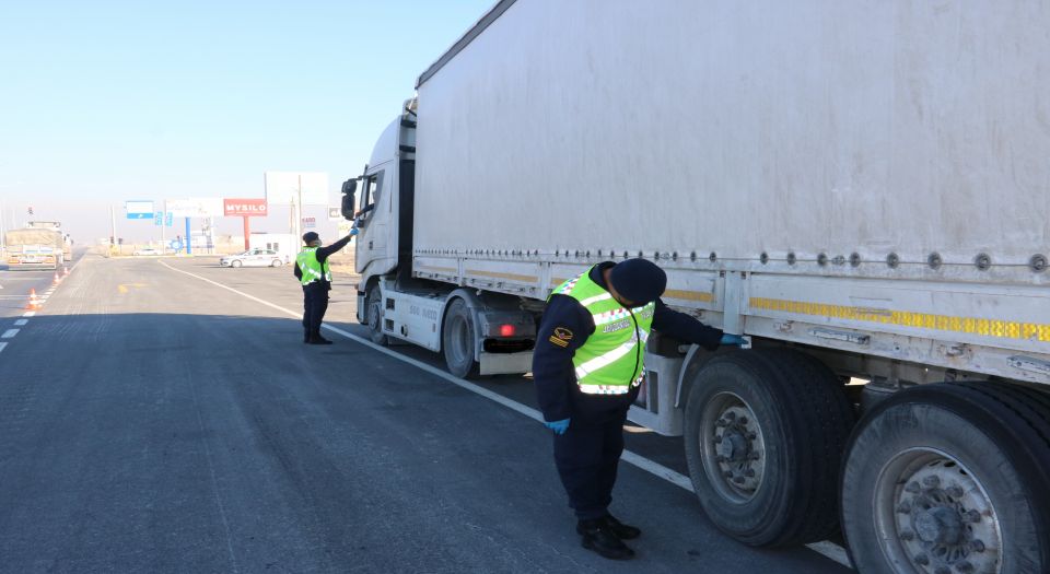 Aksaray'da kış lastiği denetimi