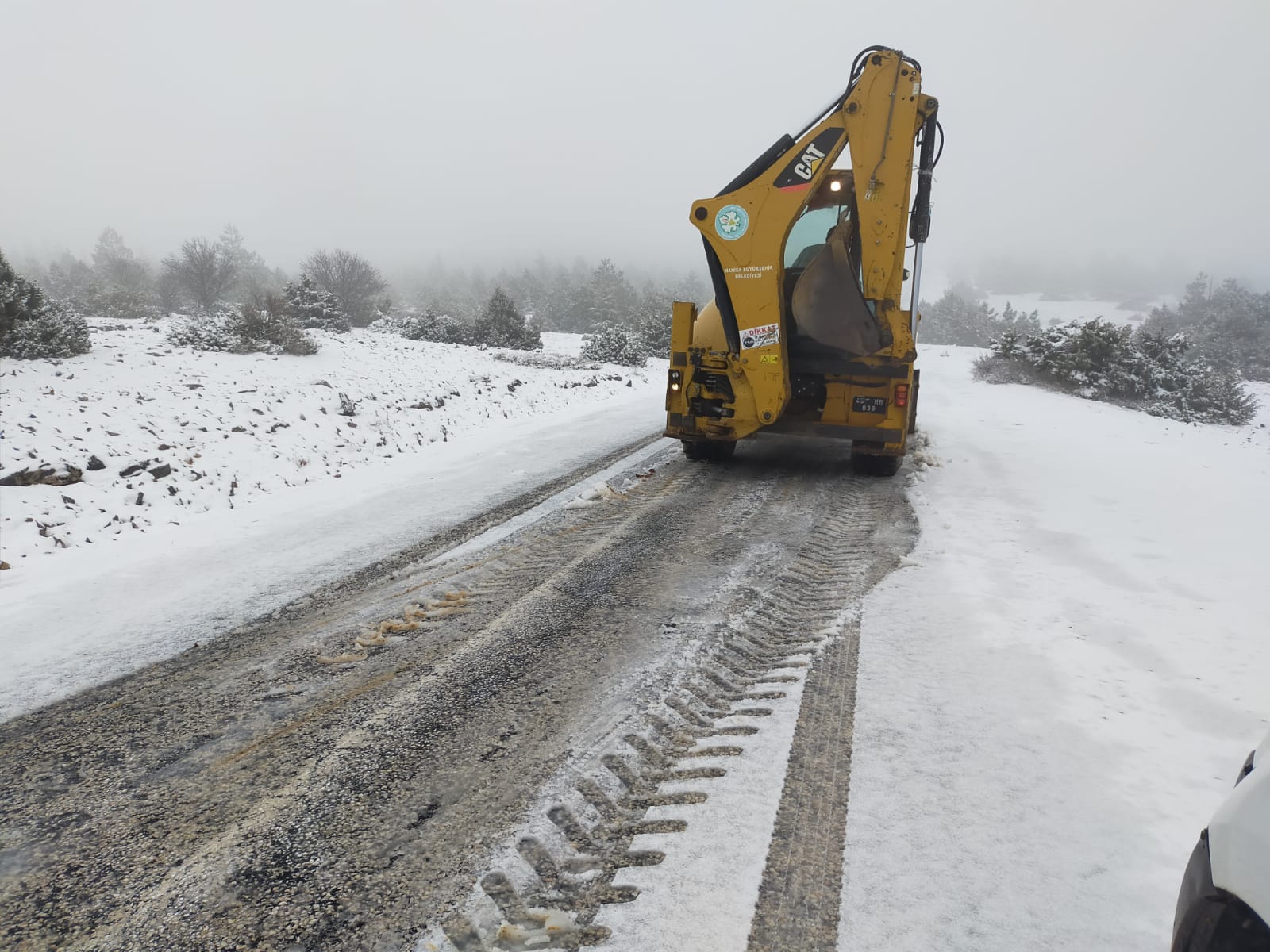 Manisa'da karla mücadele çalışmaları