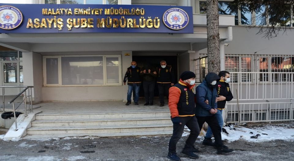 Malatya'da kurşun levha hırsızları tutuklandı