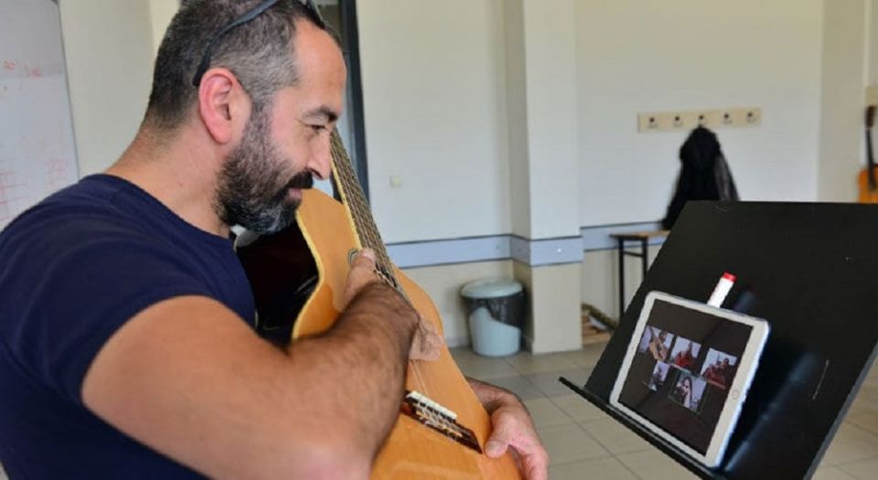 Bursa'da Müzik Akademisi'nde engelleri kaldıran online eğitim