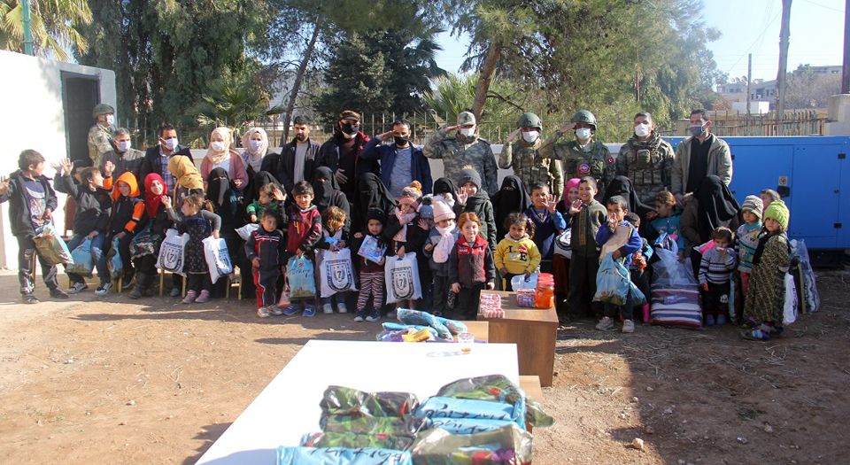 TSK'dan Barış Pınarı'nda kışlık yardım