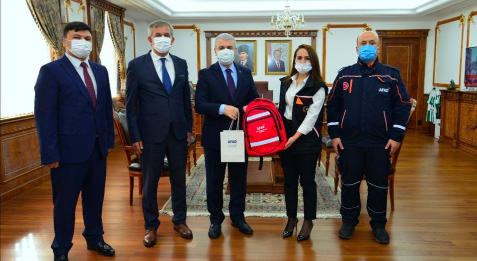 Kırşehir Valisi Akın: "Afet riskleri azaltarak olayları önleyebiliriz"